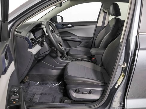 Used 2023 Volkswagen Taos SE w/ Panoramic Sunroof Package AWD/4WD image 7