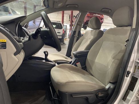 Used 2012 Kia Forte EX image 9