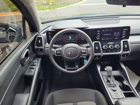 Used 2021 Kia Sorento LX AWD/4WD image 27