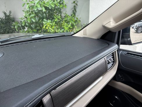 Used 2024 Ford Expedition Limited RWD image 38
