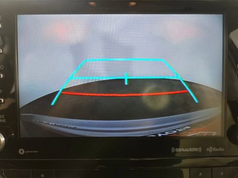 Used 2022 Toyota Highlander XLE image 21