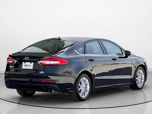 Used 2020 Ford Fusion SE image 5