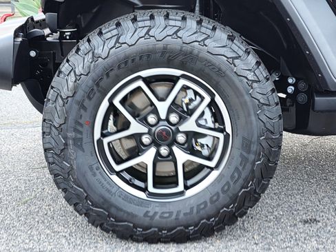 New 2026 Jeep Wrangler Unlimited Rubicon w/ Technology Group image 9