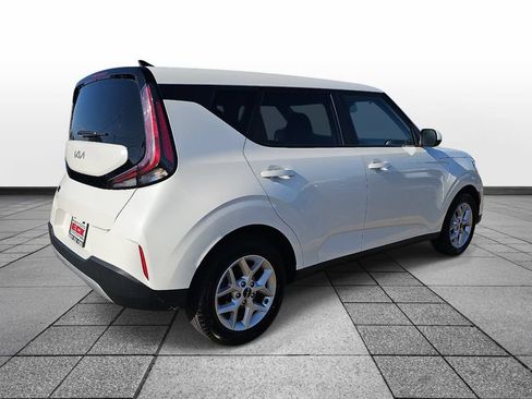 Used 2024 Kia Soul LX w/ Option Group 015 FWD image 5