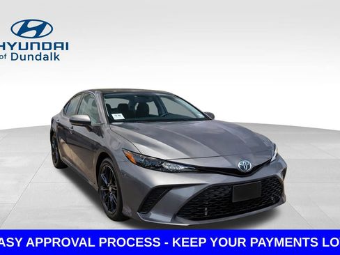 Used 2025 Toyota Camry LE image 3