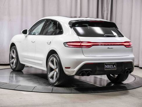 Used 2024 Porsche Macan image 2