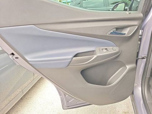 Used 2023 Chevrolet Bolt EUV Premier w/ Sun & Sound Package FWD image 9