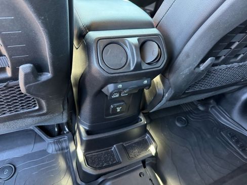 Used 2019 Jeep Wrangler Unlimited Rubicon AWD/4WD image 16