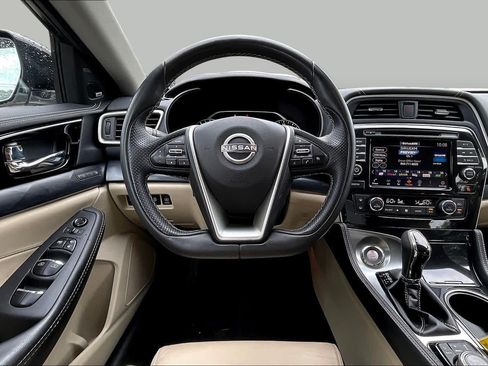 Used 2023 Nissan Maxima Platinum w/ Sport Mat Group FWD image 11