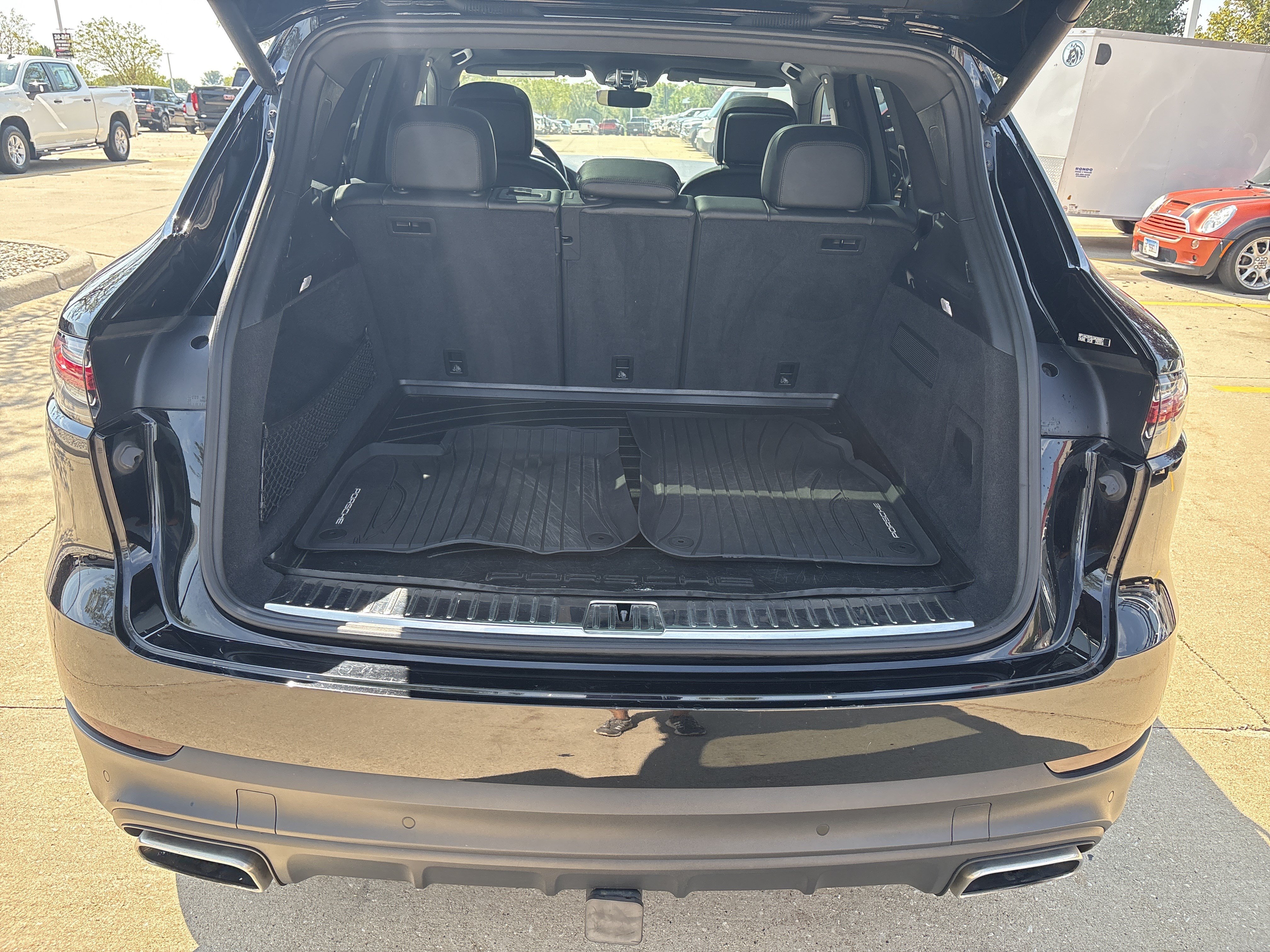 Used 2020 Porsche Cayenne AWD/4WD image 6