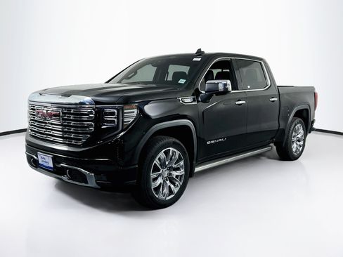 Used 2023 GMC Sierra 1500 Denali w/ Denali Reserve Package AWD/4WD image 1