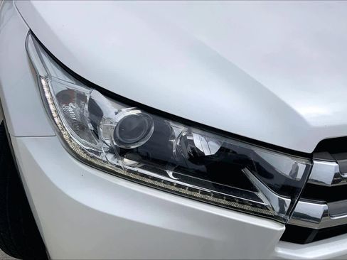 Used 2018 Toyota Highlander Limited Platinum AWD/4WD image 27