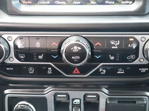 Used 2020 Jeep Gladiator Rubicon AWD/4WD image 15