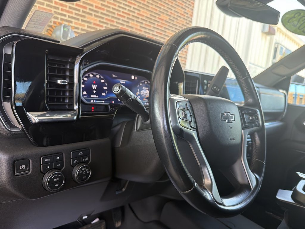 Used 2023 Chevrolet Silverado 1500 RST w/ Z71 Off-Road Package AWD/4WD image 10