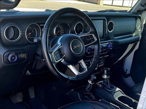 Used 2021 Jeep Wrangler Unlimited Sahara w/ Uconnect 4C Nav & Sound Group AWD/4WD image 9