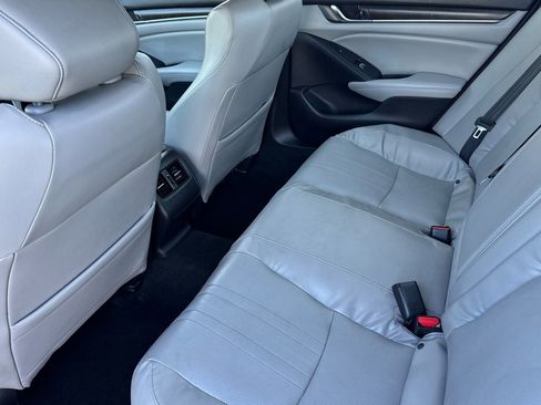 Used 2018 Honda Accord Touring image 26