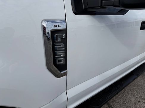 Used 2020 Ford F250 XL w/ Power Equipment Group image 15
