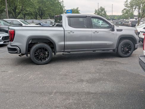 Used 2024 GMC Sierra 1500 Elevation w/ LPO, Elevation Black Package AWD/4WD image 10