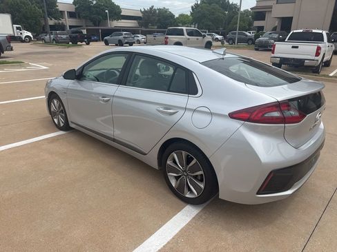 Used 2019 Hyundai Ioniq Limited FWD image 10