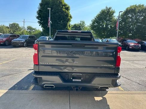 Used 2019 Chevrolet Silverado 1500 Custom w/ Custom Value Package AWD/4WD image 6