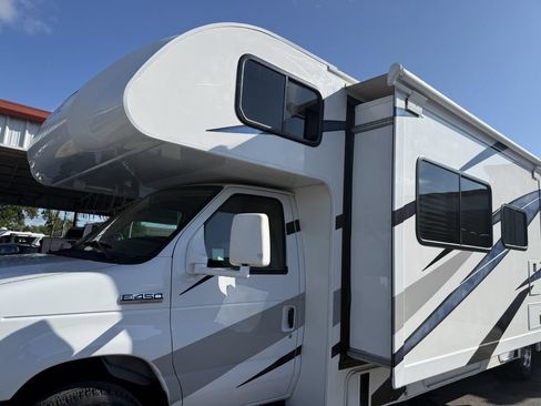 Used 2022 Ford E-450 and Econoline 450 Super Duty w/ Motorhome Prep Package RWD image 24