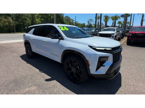 Used 2026 Chevrolet Traverse RS FWD image 2