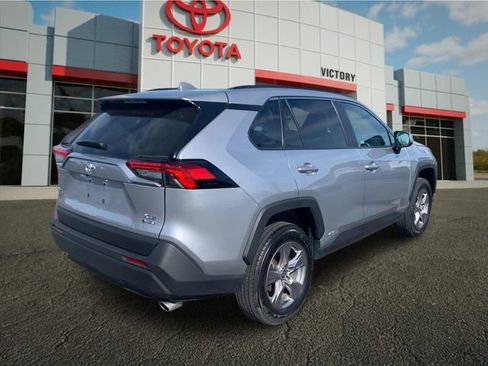Used 2025 Toyota RAV4 XLE AWD/4WD image 3
