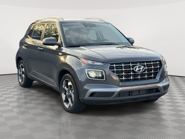 Used 2024 Hyundai Venue Limited FWD image 4