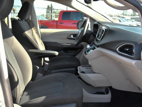 Used 2023 Chrysler Voyager LX FWD image 47