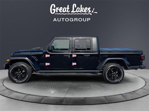 Used 2022 Jeep Gladiator Willys image 2