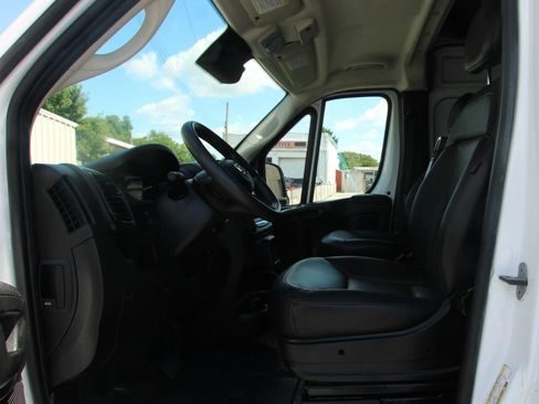 Used 2023 RAM ProMaster 2500 FWD image 9