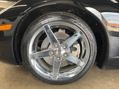 Used 2007 Chevrolet Corvette Convertible w/ Preferred Equipment Group RWD image 36