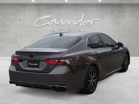 Used 2024 Toyota Camry SE image 16