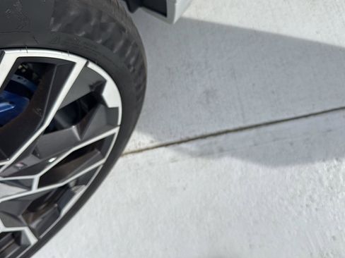 Used 2024 BMW X7 xDrive40i image 36