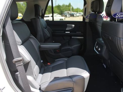 New 2027 Ford Expedition Platinum w/ Driver's Package RWD image 9