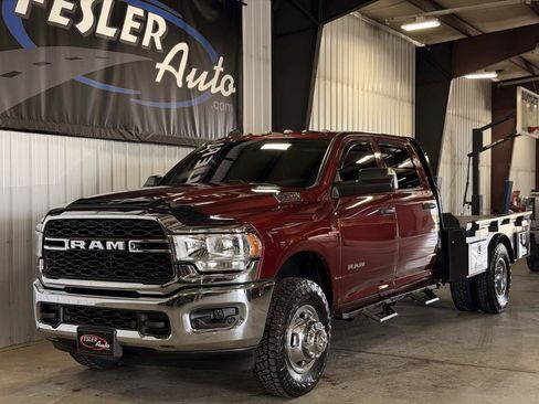 Used 2019 RAM 3500 Tradesman w/ Chrome Appearance Group AWD/4WD image 7