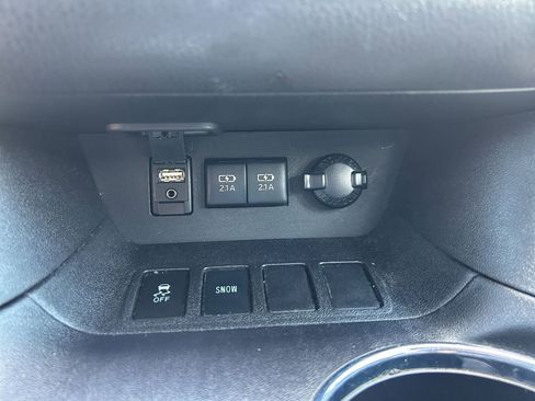 Used 2018 Toyota Highlander Limited FWD image 29