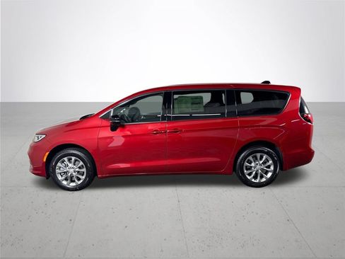 New 2026 Chrysler Pacifica Select AWD/4WD image 9