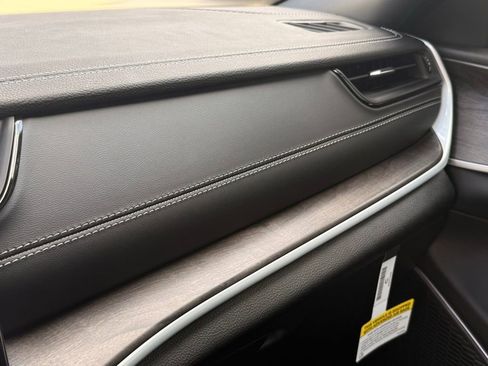New 2026 Jeep Grand Cherokee L Limited w/ Luxury Tech Group II RWD image 22