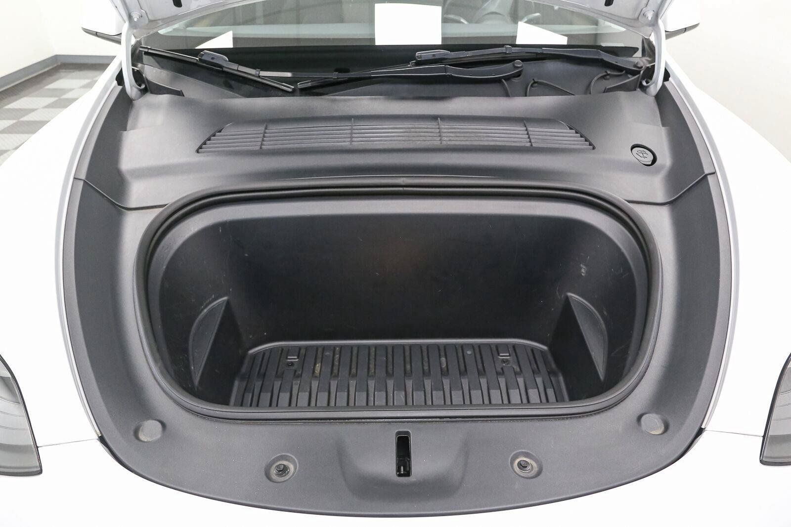 Used 2023 Tesla Model Y Long Range AWD/4WD image 13