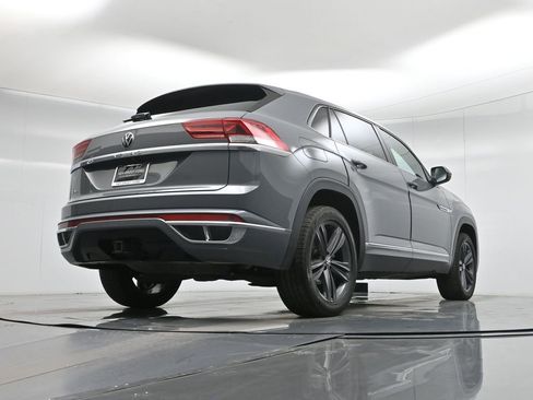 Used 2021 Volkswagen Atlas Cross Sport SE image 47