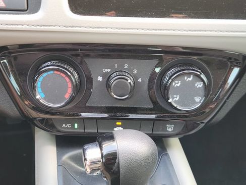 Used 2020 Honda HR-V LX image 20