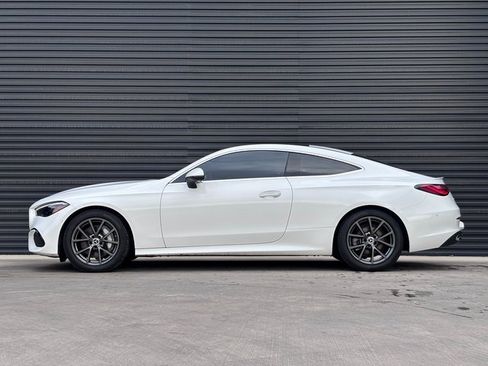 Used 2024 Mercedes-Benz CLE 300 4MATIC Coupe image 2