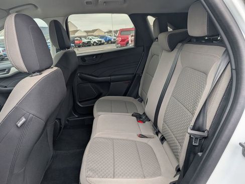 Used 2022 Ford Escape SE image 15