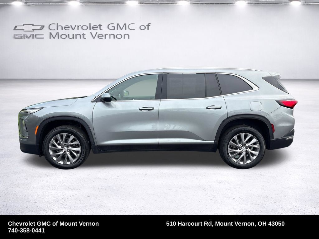 Used 2025 Buick Enclave Preferred AWD/4WD image 2