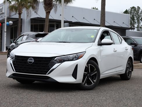 Used 2024 Nissan Sentra SV image 1