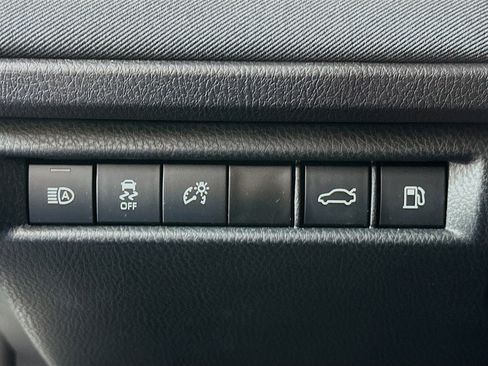 Used 2025 Toyota Camry LE image 17