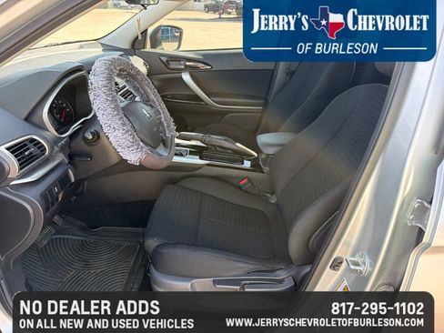 Used 2018 Mitsubishi Eclipse Cross ES FWD image 10