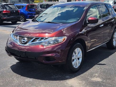Used 2014 Nissan Murano S FWD image 2