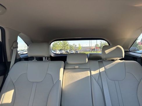 Used 2024 Kia Sorento S FWD image 36